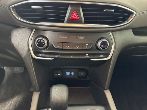 Used 2020 Hyundai Santa Fe SE image 23