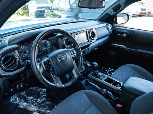 Used 2017 Toyota Tacoma TRD Off-Road w/ Tow Package (A/T) AWD/4WD image 13