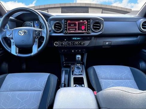 Used 2023 Toyota Tacoma TRD Off-Road image 15