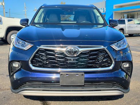 Used 2021 Toyota Highlander Platinum AWD/4WD image 10