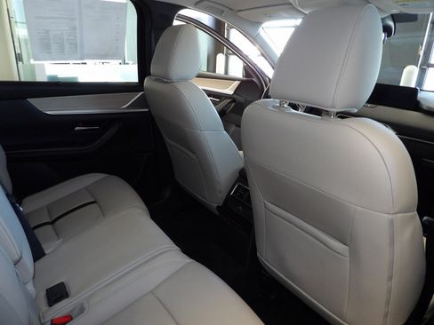 Certified 2025 MAZDA CX-90 3.3 Turbo w/ Preferred Package image 17