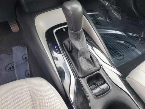 Used 2021 Toyota Corolla LE image 25