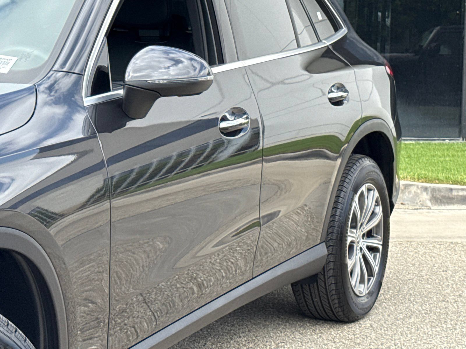 Used 2026 Mercedes-Benz GLC 300 image 4