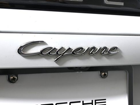 Used 2022 Porsche Cayenne Platinum Edition AWD/4WD image 45