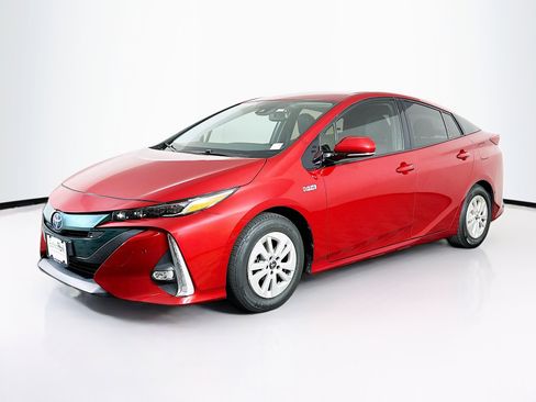 Used 2017 Toyota Prius Prime Advanced FWD image 3