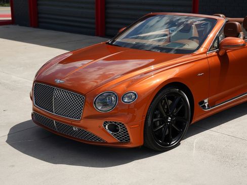 Used 2023 Bentley Continental GT Azure AWD/4WD image 7