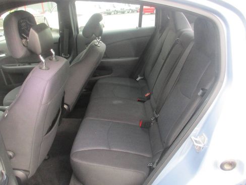 Used 2013 Chrysler 200 Touring FWD image 9