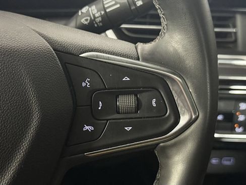 Used 2025 Chevrolet Trax ACTIV w/ Sunroof Package FWD image 17