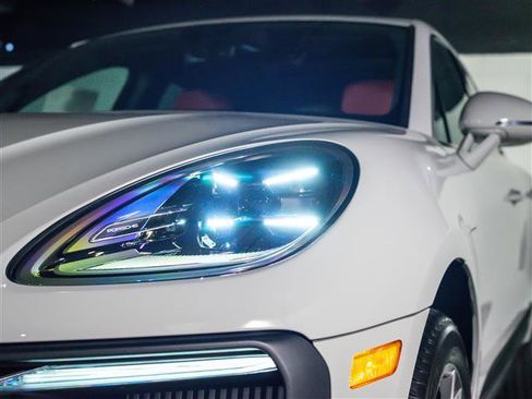 New 2026 Porsche Macan S image 13