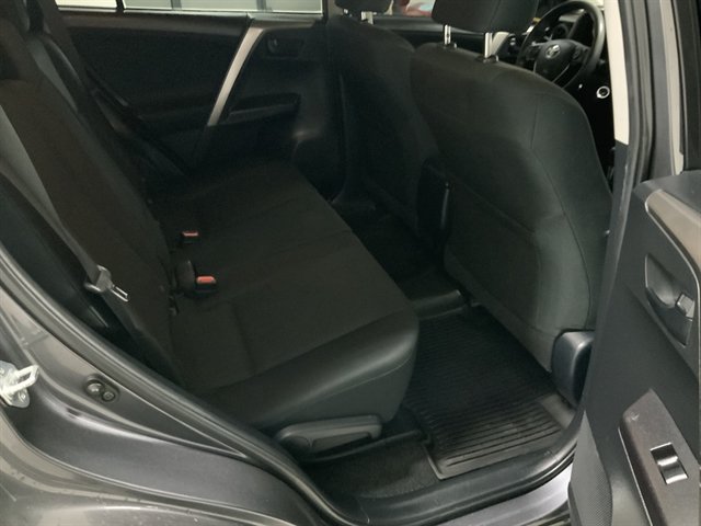 Used 2018 Toyota RAV4 LE w/ All Weather Liner Package AWD/4WD image 18