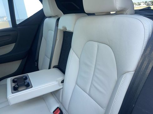 Used 2023 Volvo XC40 B5 Plus w/ Driver Assist Package AWD/4WD image 38