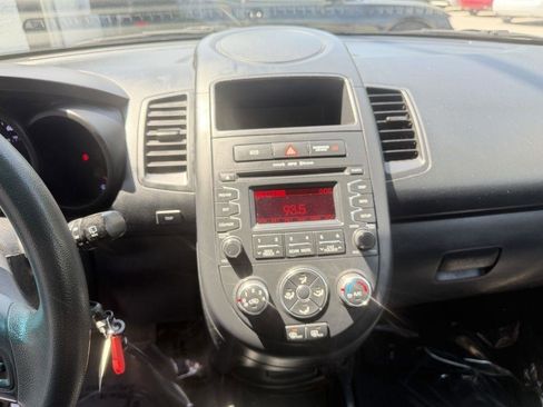 Used 2013 Kia Soul FWD image 10