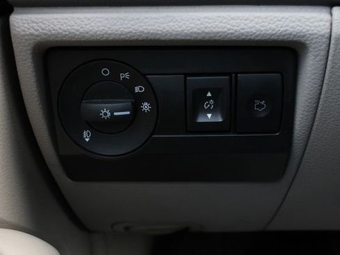 Used 2012 Ford Fusion SE image 9