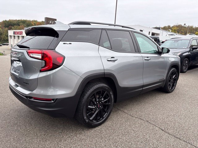 Used 2023 GMC Terrain SLE w/ Driver Convenience Package AWD/4WD image 5