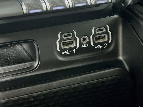 Used 2024 RAM 1500 Big Horn AWD/4WD image 34