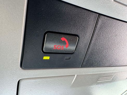 Certified 2023 Toyota Tacoma SR AWD/4WD image 38