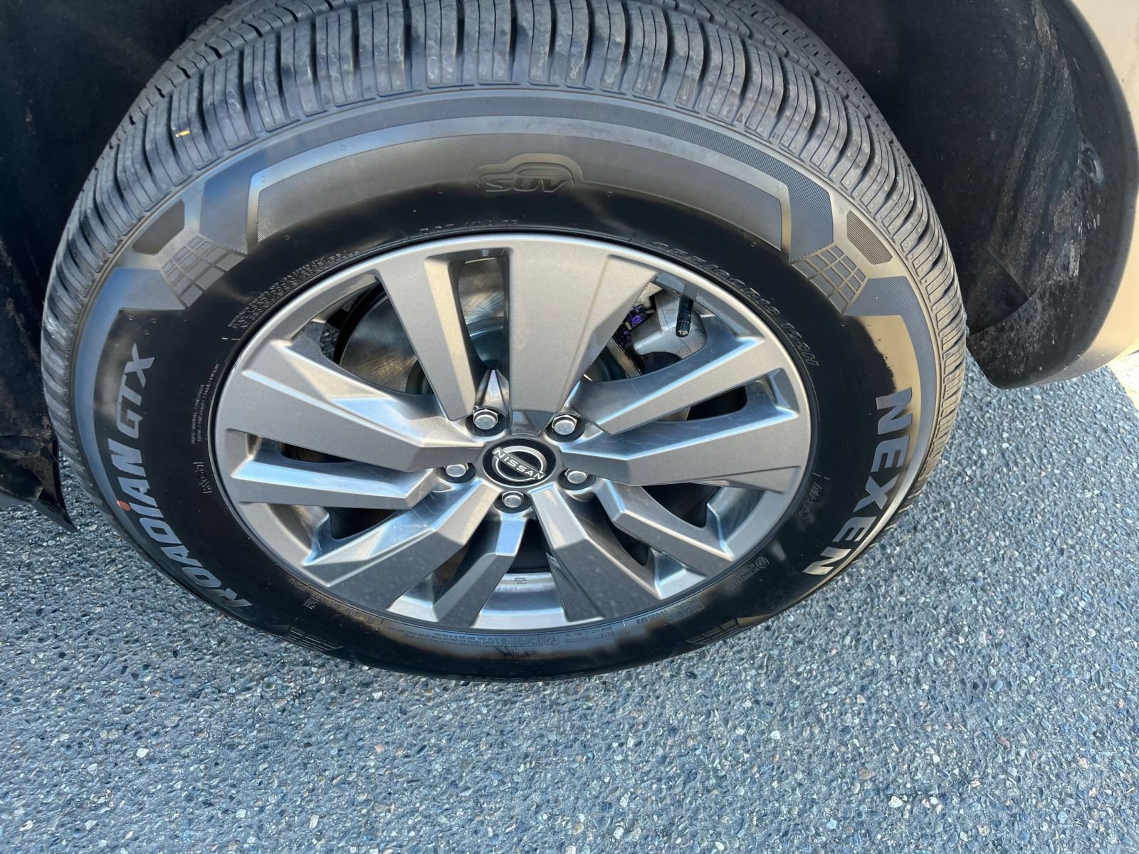 Used 2025 Nissan Pathfinder SV AWD/4WD image 32