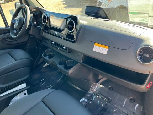 New 2026 Mercedes-Benz Sprinter 2500 image 18