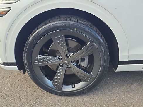 Used 2022 Genesis GV70 2.5T w/ Sport Prestige Package image 36