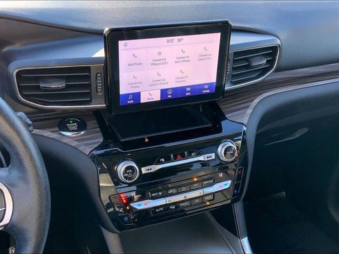 Certified 2021 Ford Explorer Limited w/ Equipment Group 301A image 6