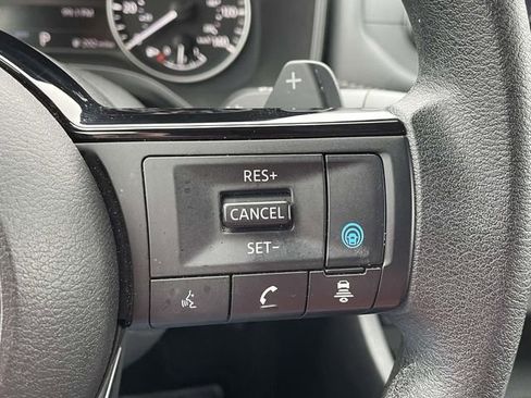 Used 2023 Nissan Rogue SV image 20