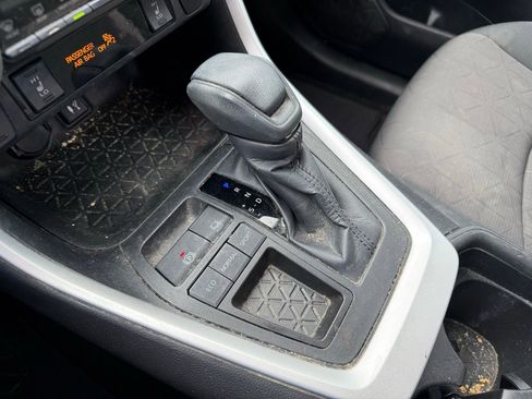 Used 2019 Toyota RAV4 XLE w/ Convenience Package image 17