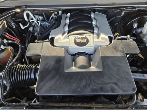 Used 2019 Cadillac Escalade Luxury RWD image 9