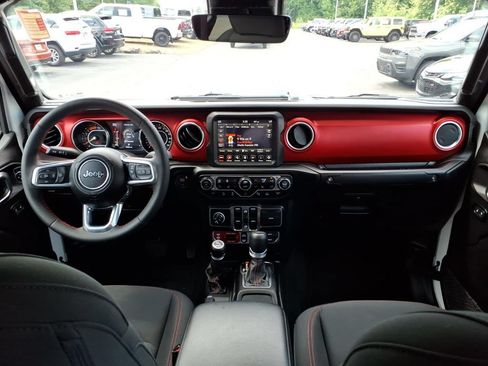 Used 2023 Jeep Gladiator Rubicon w/ LED Lighting Group AWD/4WD image 13