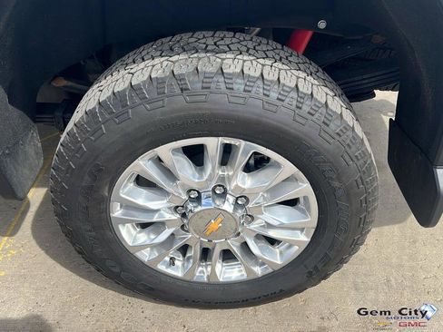 Used 2023 Chevrolet Silverado 3500 High Country image 9