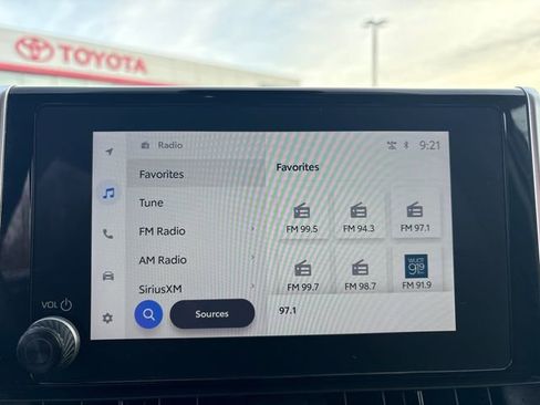 Used 2024 Toyota RAV4 XLE image 33