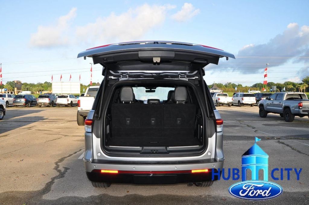 Used 2023 Lincoln Navigator Reserve RWD image 23