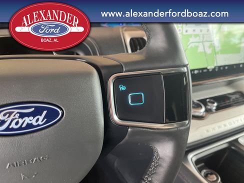 Used 2025 Ford Expedition Active AWD/4WD image 30