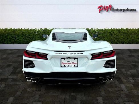 Used 2022 Chevrolet Corvette Stingray Coupe w/ 1LT image 8
