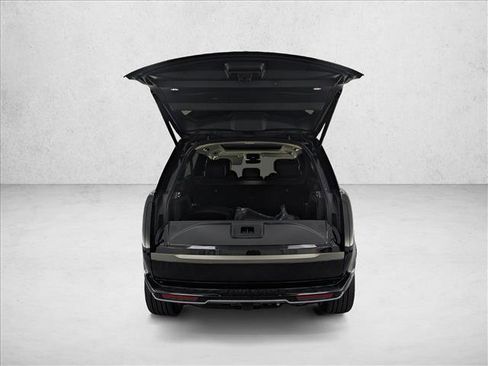 New 2025 Land Rover Range Rover Long Wheelbase SE image 23