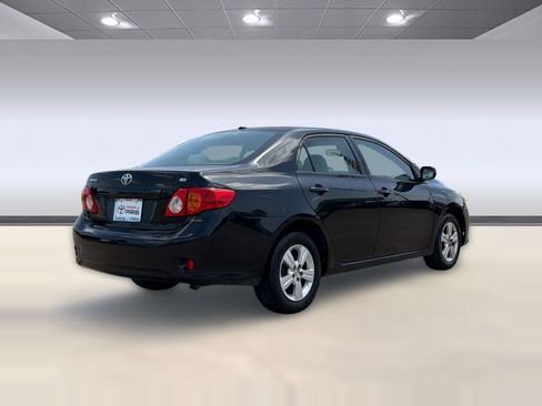 Used 2010 Toyota Corolla LE FWD image 9