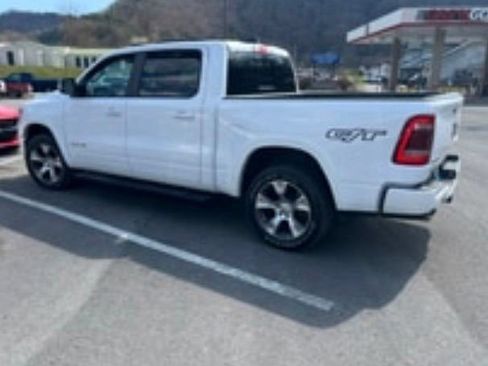 Used 2022 RAM 1500 Laramie AWD/4WD image 15