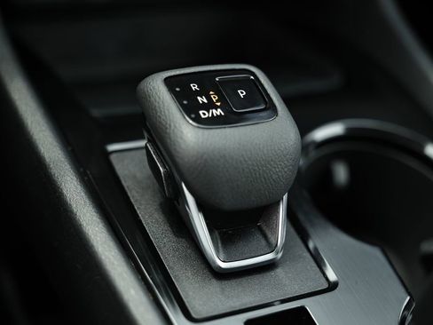 Used 2025 Nissan Rogue SV w/ SV Premium Package FWD image 39