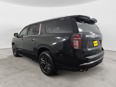 Used 2021 Chevrolet Suburban Premier w/ Premium Package image 3