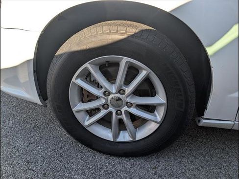 Used 2019 Dodge Grand Caravan SXT w/ Driver Convenience Group image 3