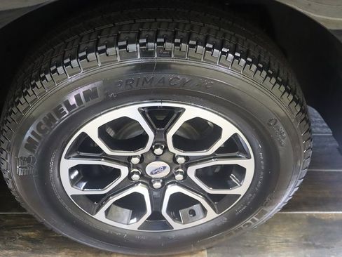 Used 2023 Ford Expedition XL image 25