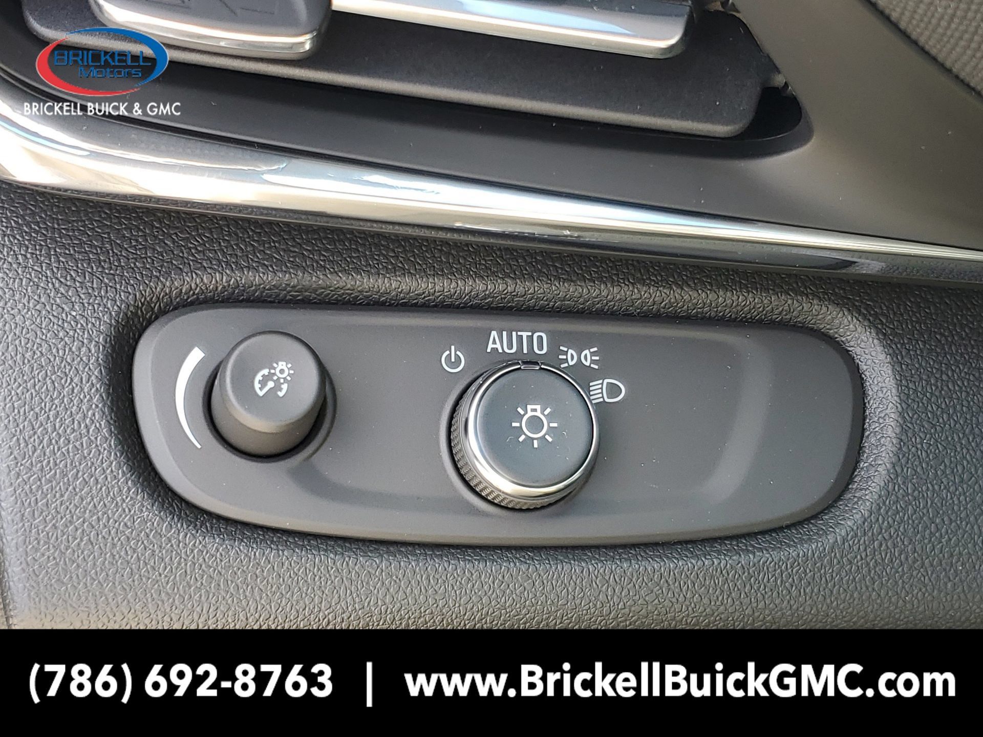 New 2026 Buick Envista Sport Touring FWD image 21