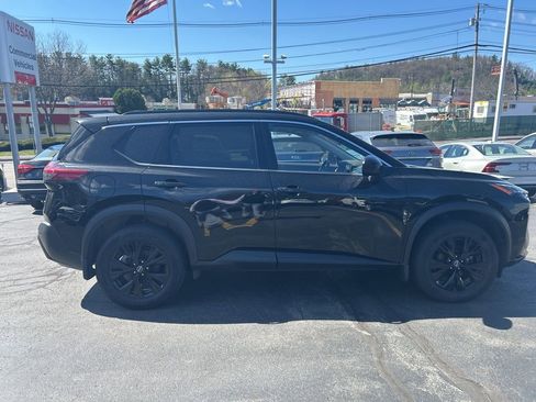 Certified 2023 Nissan Rogue SV w/ SV Premium B Package AWD/4WD image 8