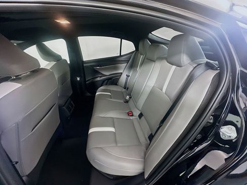 Used 2025 Toyota Camry SE image 24