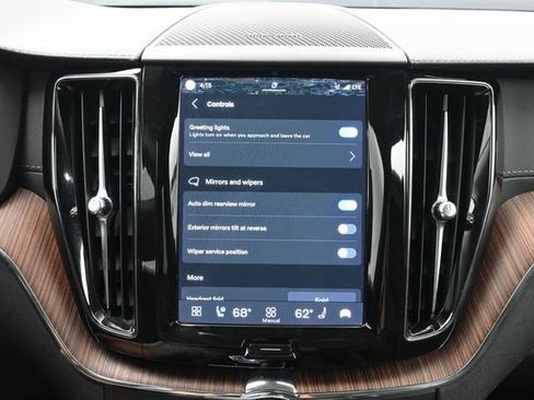 Used 2023 Volvo XC60 B5 Ultimate w/ Climate Package FWD image 19