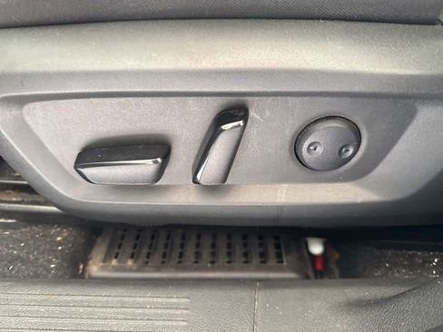 Used 2023 Nissan Rogue SV FWD image 10