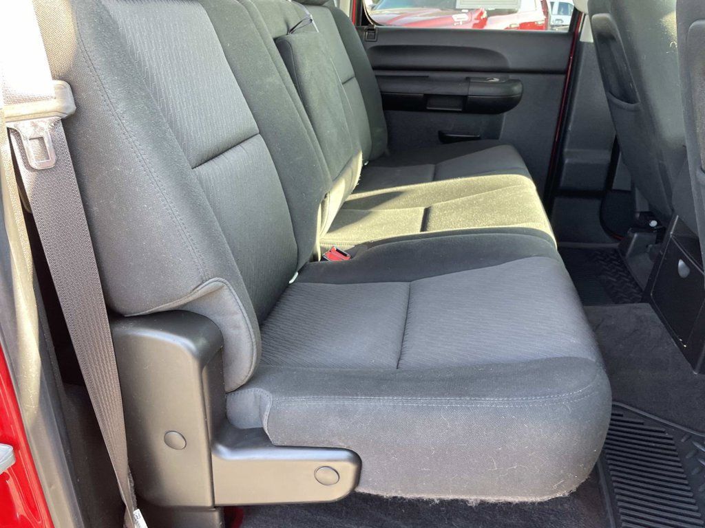Used 2014 Chevrolet Silverado 2500 LT w/ Interior Plus Package AWD/4WD image 28