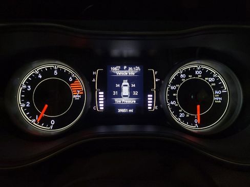 Used 2021 Jeep Cherokee Latitude Plus image 23