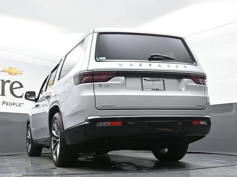 Used 2022 Jeep Wagoneer Series III w/ Premium Group I AWD/4WD image 56