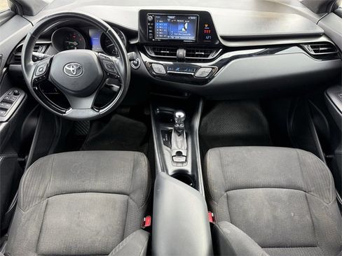 Used 2018 Toyota C-HR XLE image 10