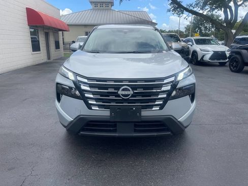 Used 2025 Nissan Rogue SV AWD/4WD image 8
